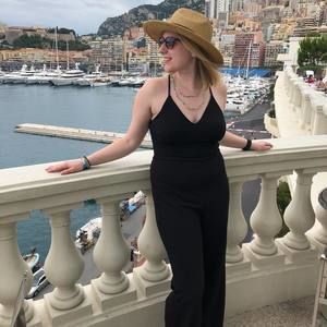 Meet your Posher, Julia